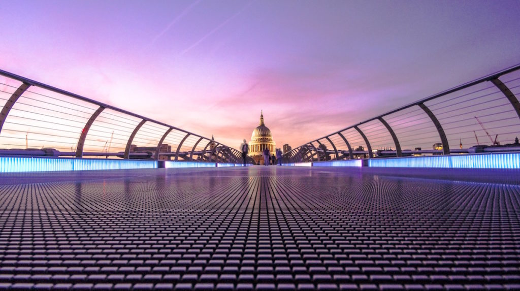 Millenium Bridge - James Padolsey - https://unsplash.com/collections/201310/london-calling?photo=tvPvROBv0F4